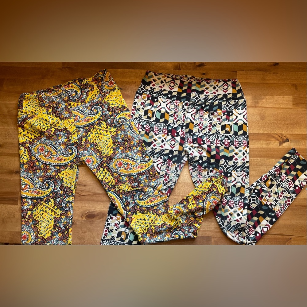 2 pair LuLaRoe “One Size” leggings